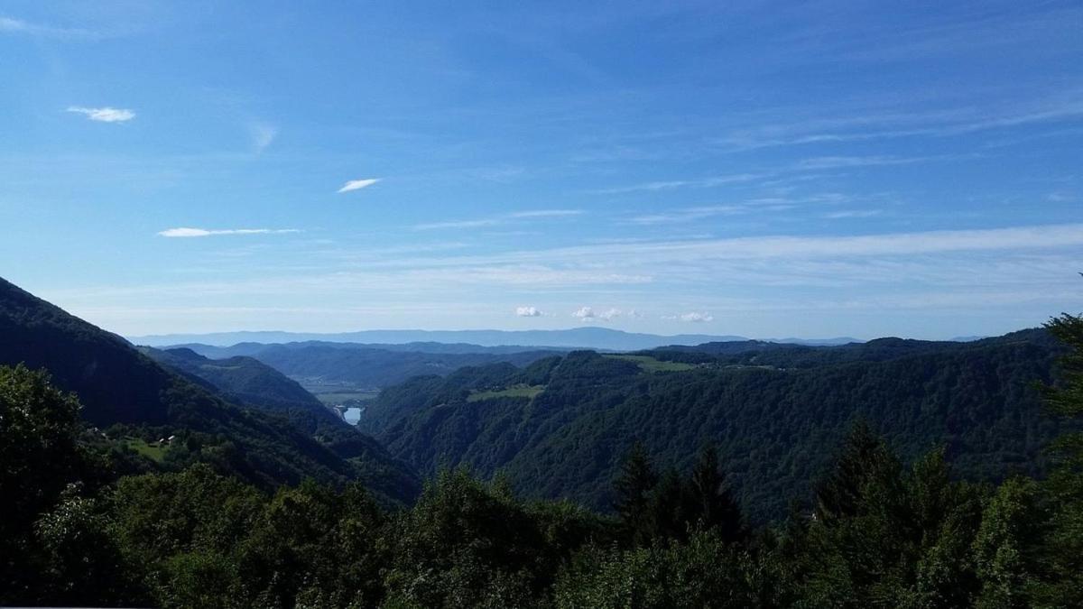 Dol pri Hrastniku Planinski Dom Gore 아파트 호텔 외부 사진